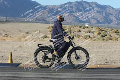 media/Oct-30-2025-Racers Edge (Thu) [[dabbdaf680]]/1-Around the Pits- Track Walk/